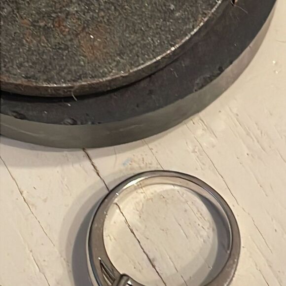 Size 8.75 polished silver tone emerald cut prong set blue sapphire like ring - Picture 6 of 8